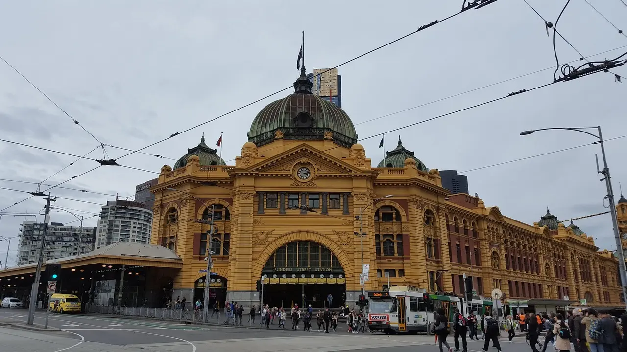 Hvordan er vejret i Melbourne i uge 8?